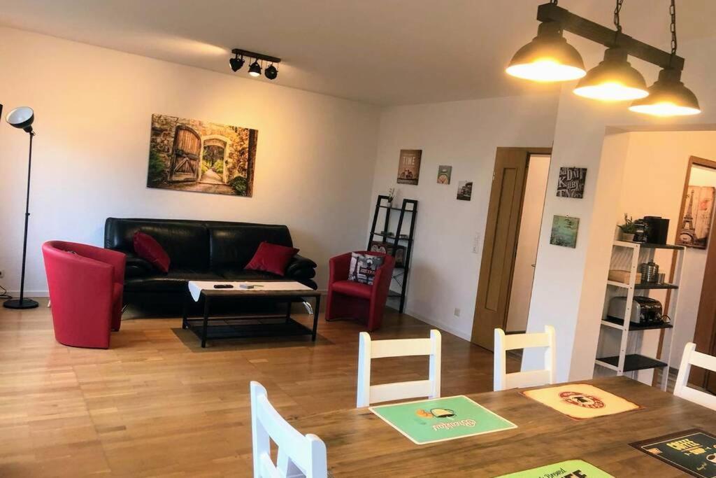 Exklusive Ferienwohnung In Einbeck, 3 Schlafzimmer Mit Balkon! Luaran gambar